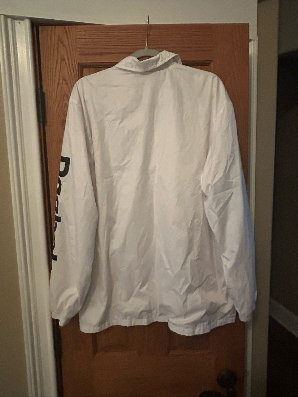 Reebok White Men's Windbreaker Jacket with Sleeve Logo